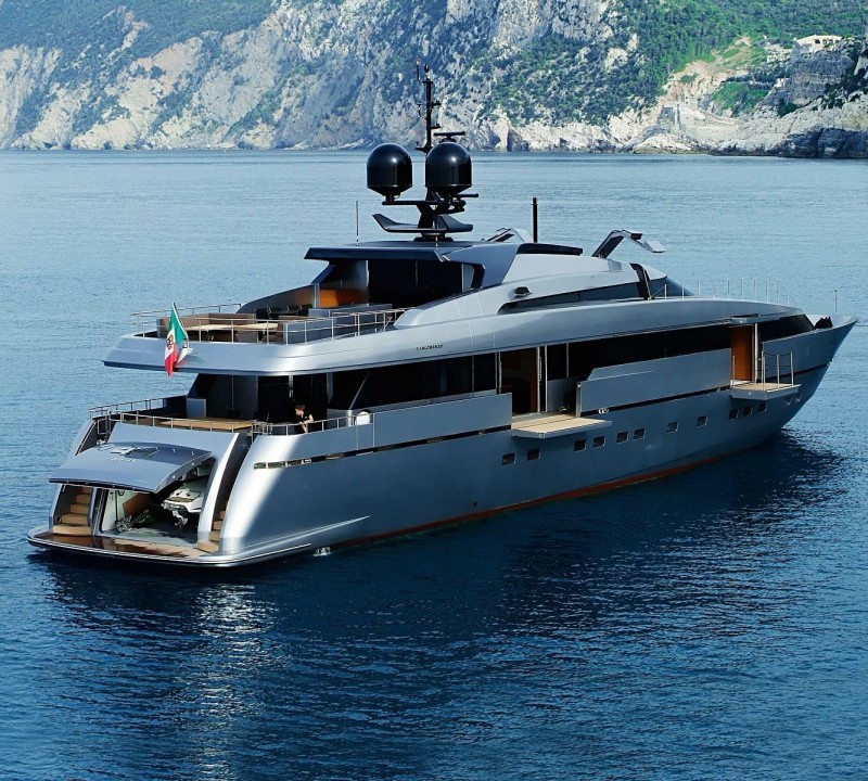 38 m yacht